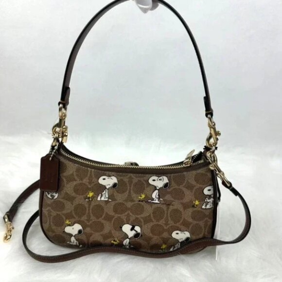 NWT Coach X Peanuts Teri Shoulder Bag In Signature Canvas With Snoopy Print - Picture 4 of 12